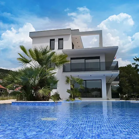 Noel By Interhome Villa